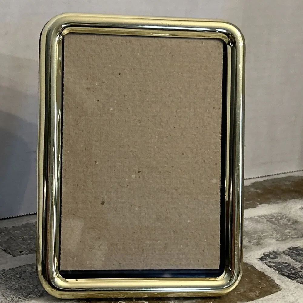 Vintage 1997 Gold Plated Brass Picture Frame Simple Plain Rounded 4.5”x 6.5”